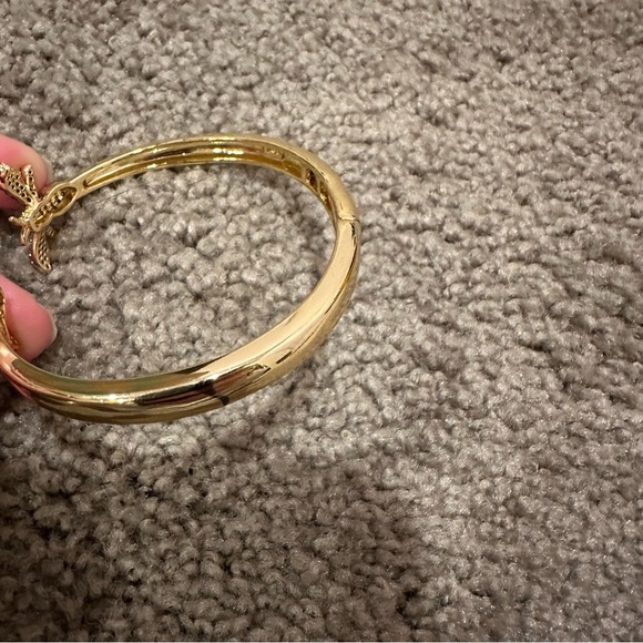 Kenneth Jay Lane CZ Goldplated & Cubic Zirconia Bumblebee Cuff Bracelet Bee - Picture 4 of 6